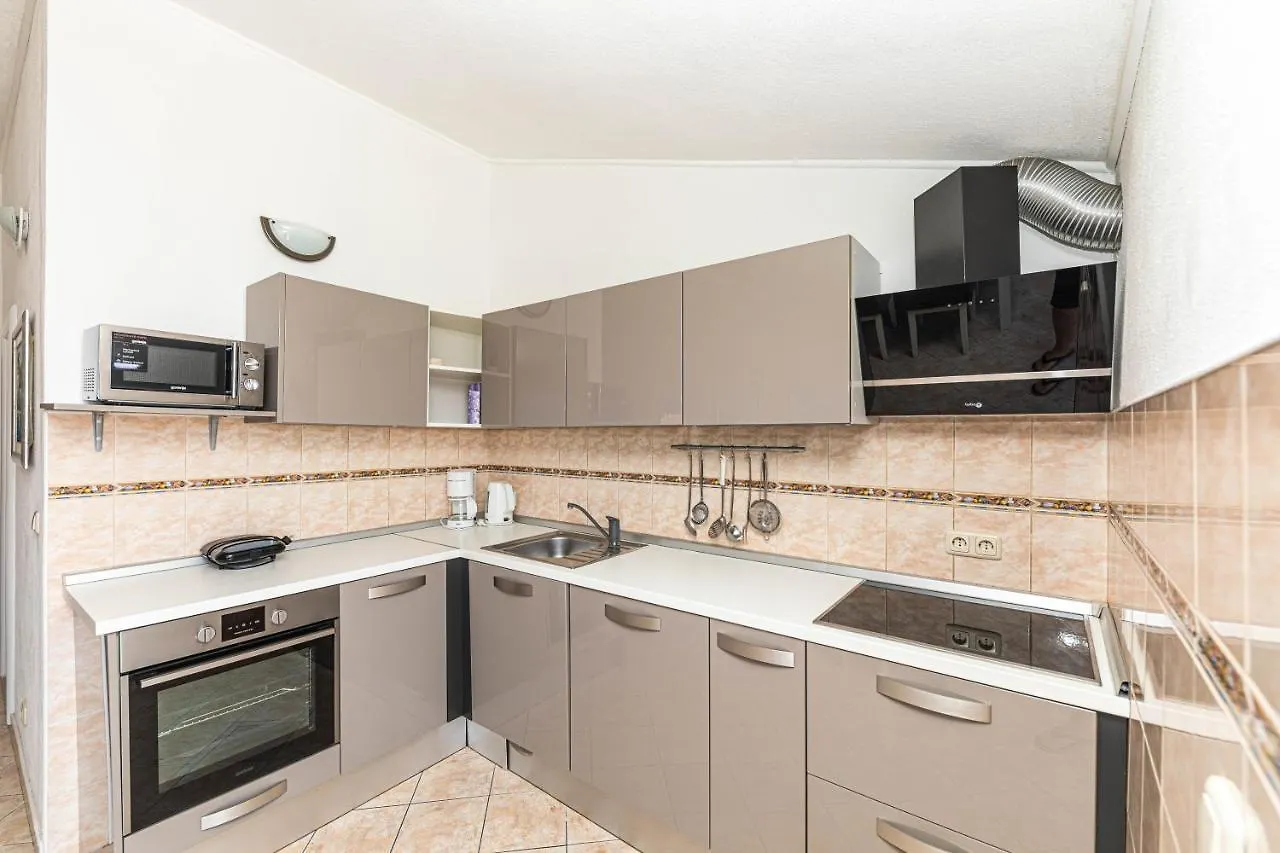 Apartments Villa Nea Leona Trogir