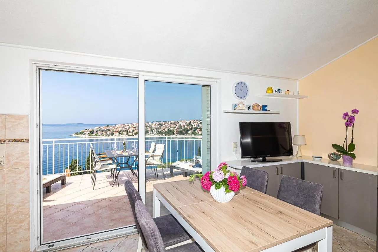 Apartments Villa Nea Leona Trogir
