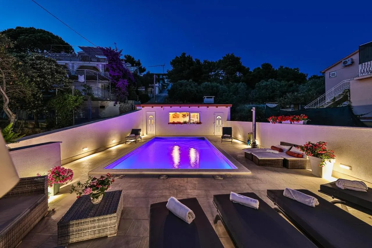 Apartments Villa Nea Leona Trogir 0*,  Croatia