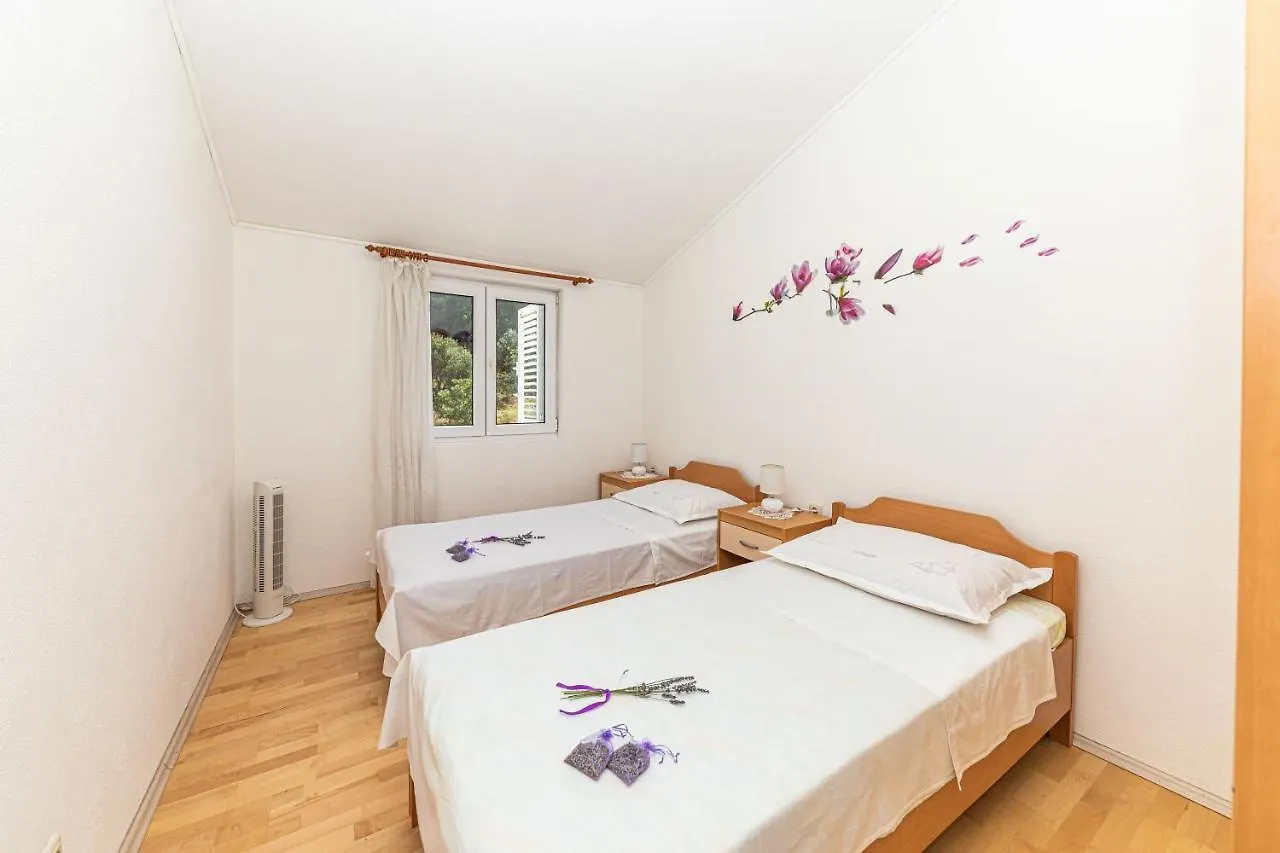 Apartments Villa Nea Leona Trogir